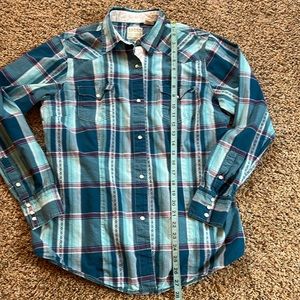 Women’s ROPER large silver snap button up